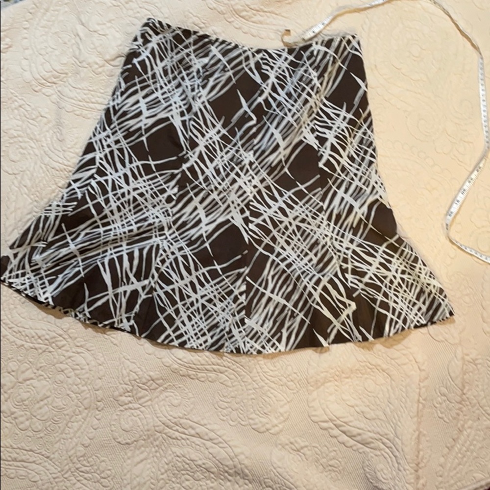 Brown and white print detail skirt